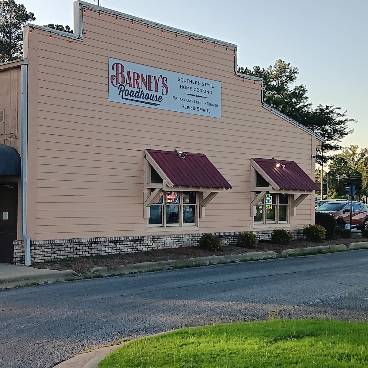 Barney's Roadhouse - Photo 6