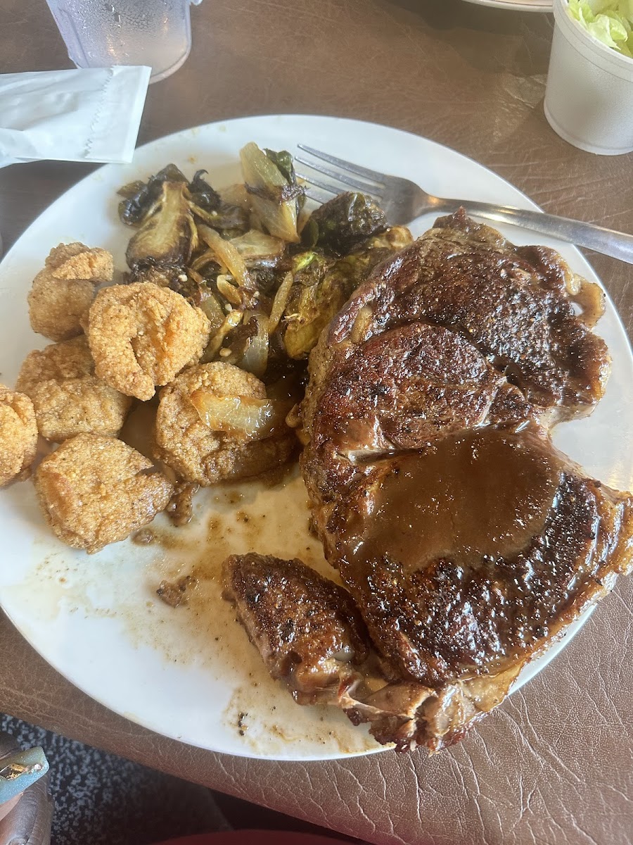 Barney's Roadhouse - Photo 8