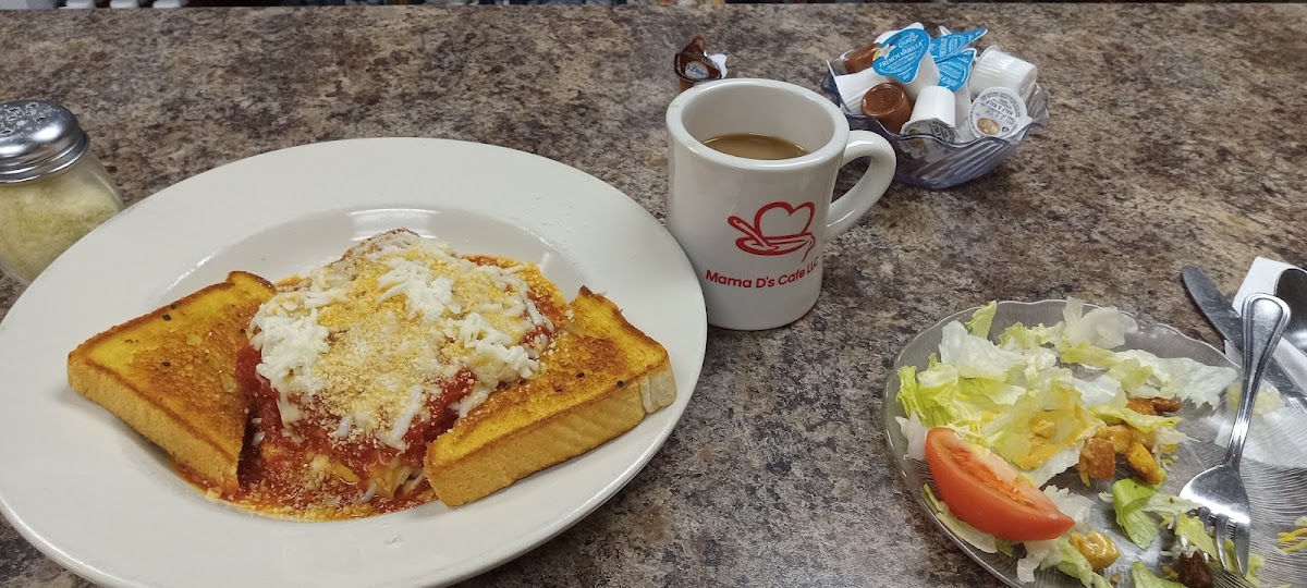 Mama D’s Cafe - Photo 9