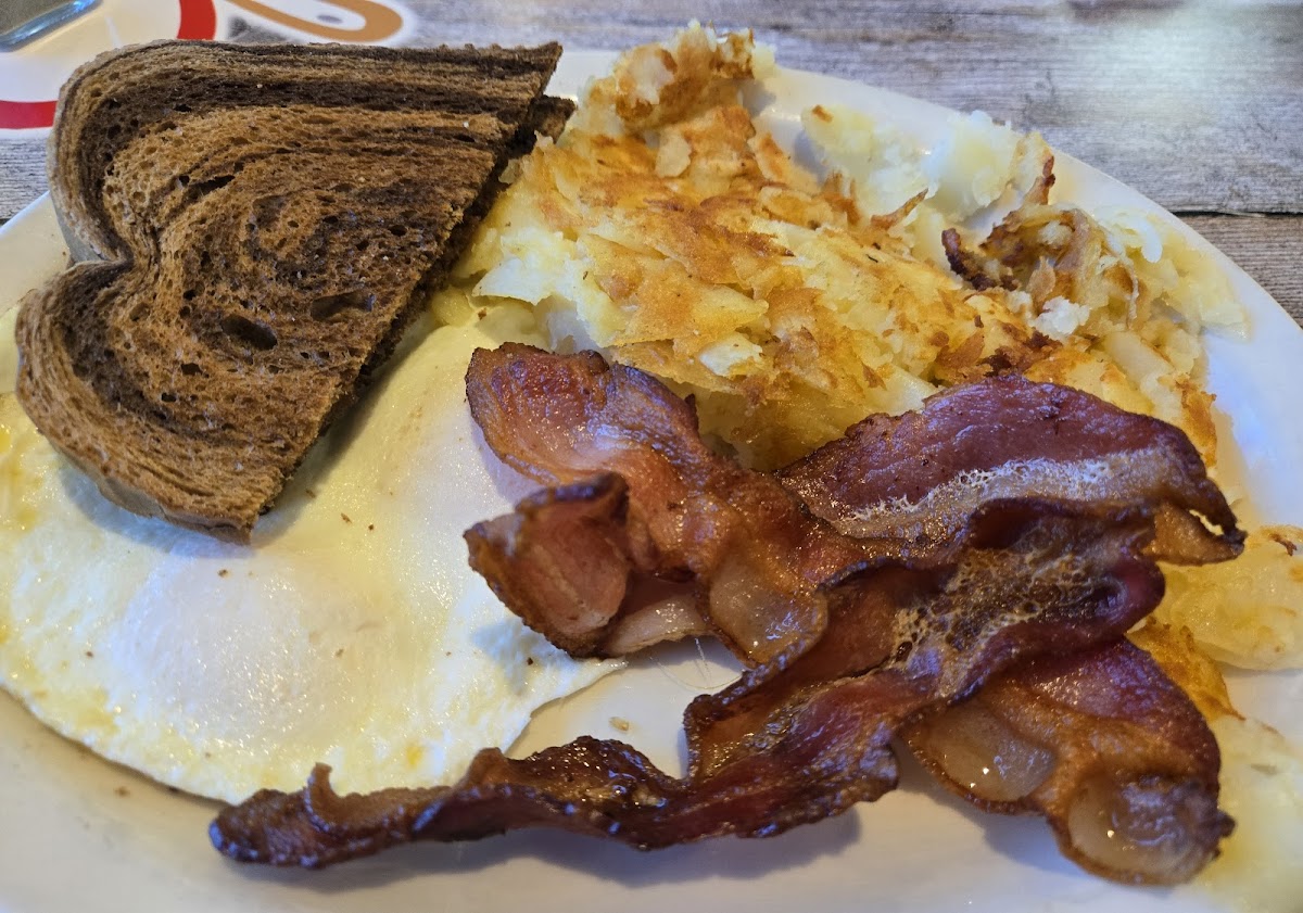 Mama D’s Cafe - Photo 6
