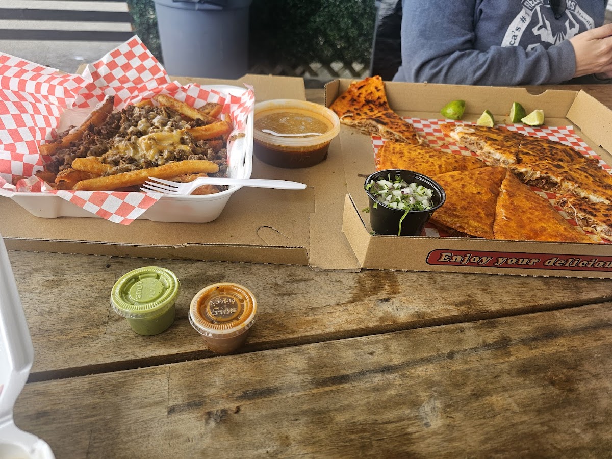 Tony's Tacos Puyallup - Photo 6