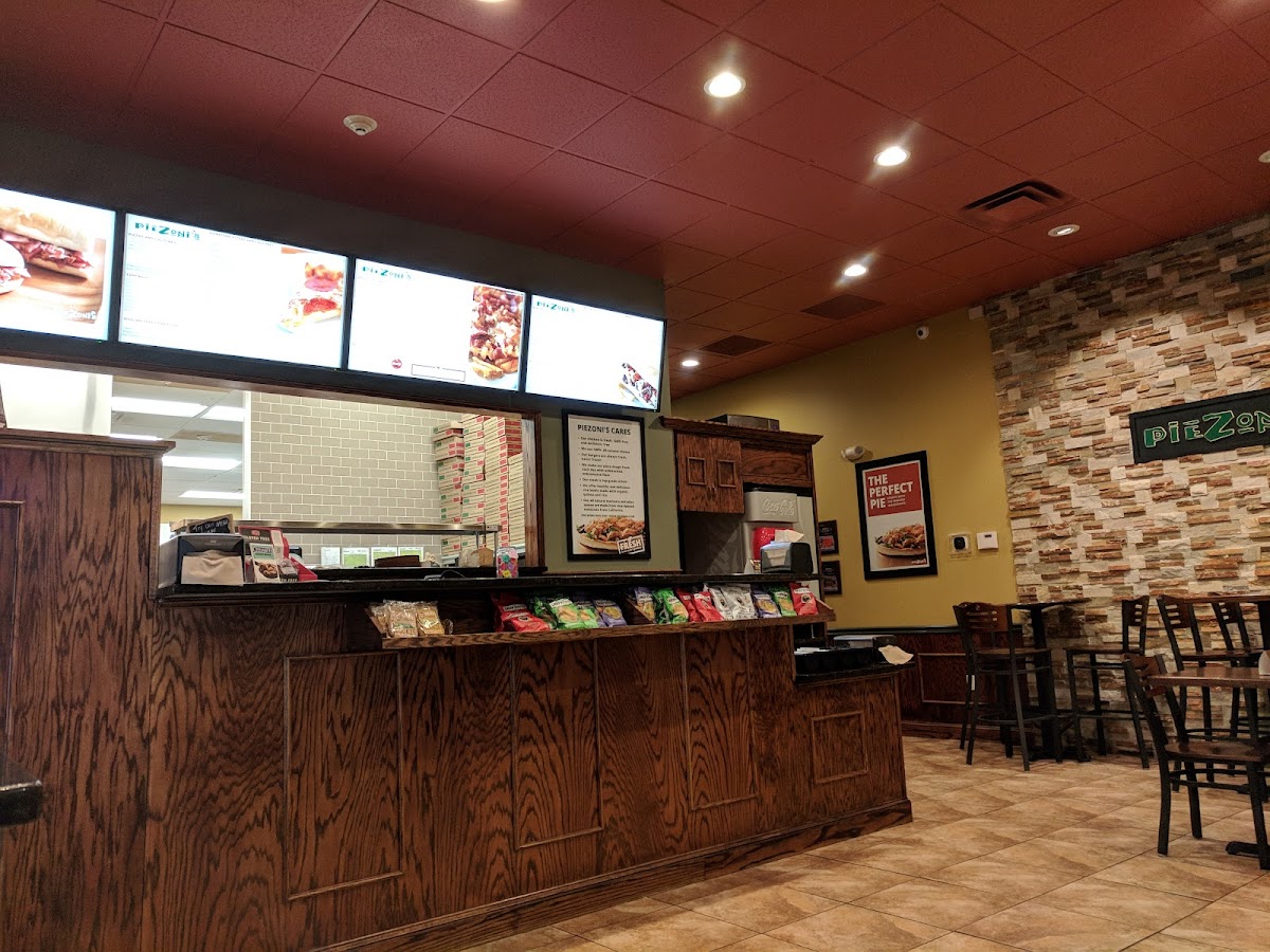 PieZoni's Pizza Lincoln - Photo 8