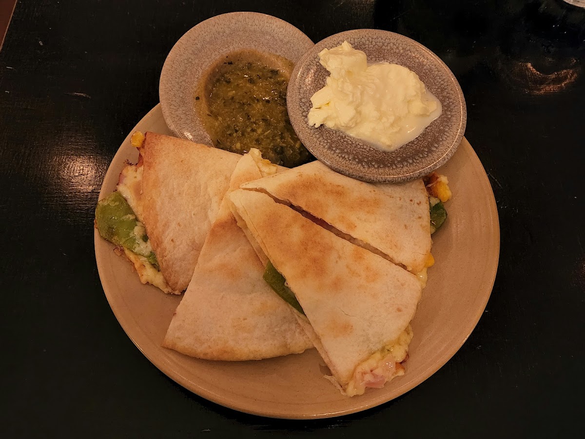 Eltons Bar Bites - Photo 7