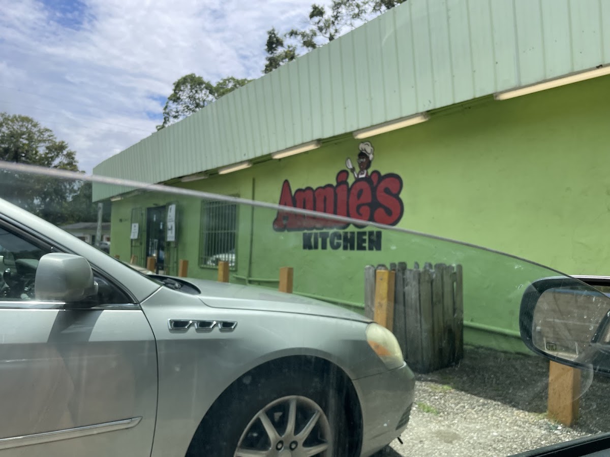 Annie's Kitchen Prichard - Photo 1