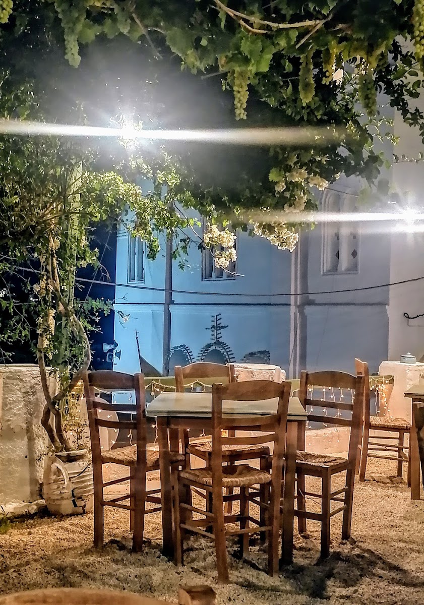 Kafeneio-Ouzeri TSELEMENTES - Photo 3