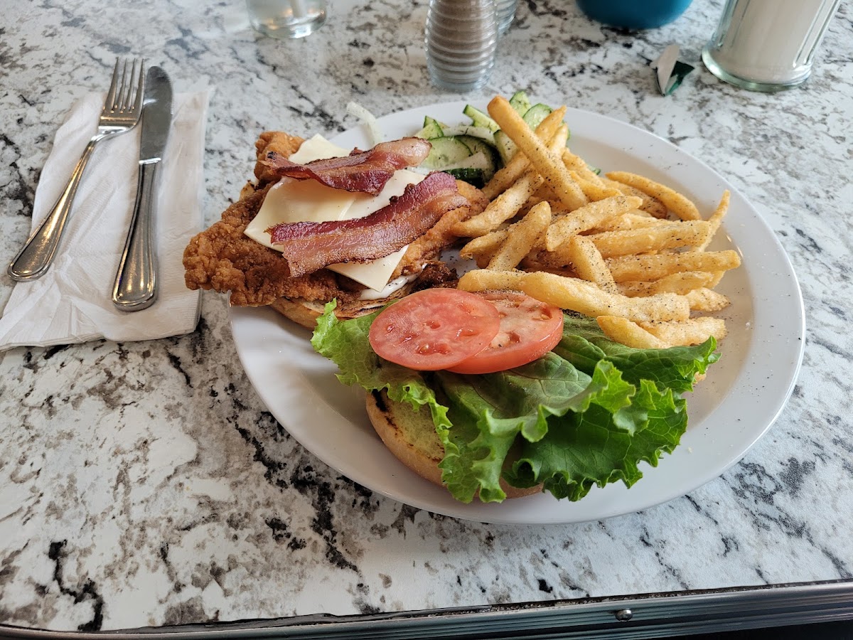 Whistle Stop Restaurant - Photo 1