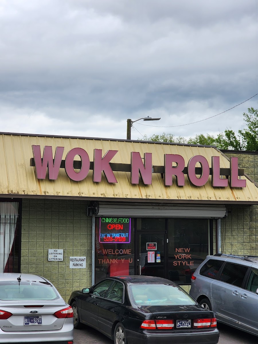 Wok N Roll Knoxville - Photo 2
