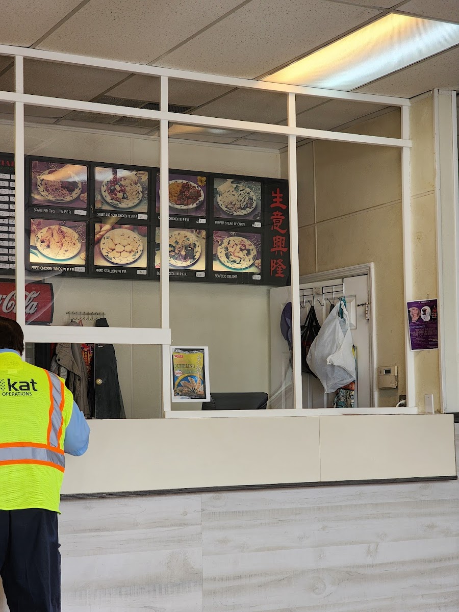 Wok N Roll Knoxville - Photo 3