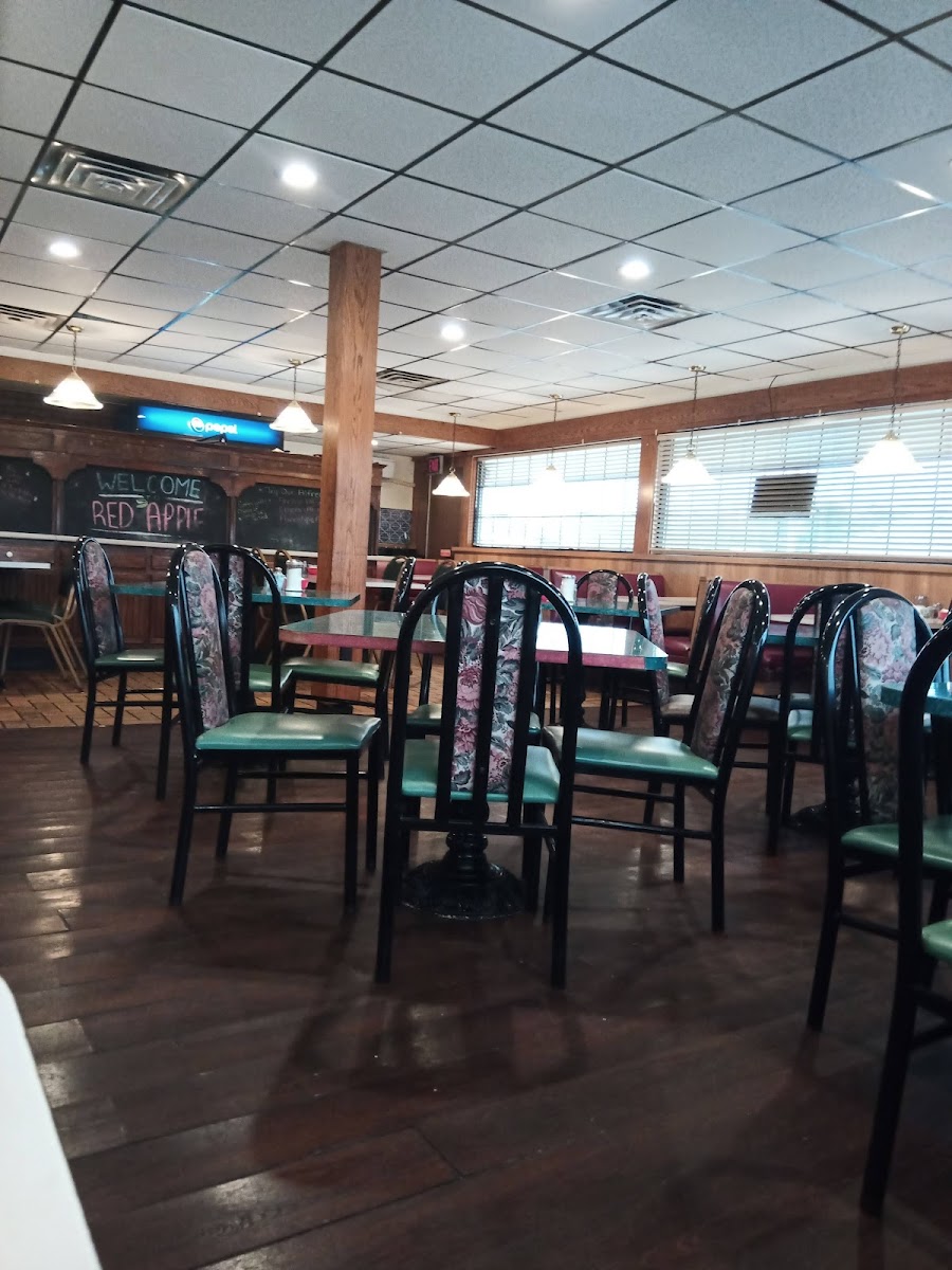 Red Apple Restaurant Portage - Photo 4