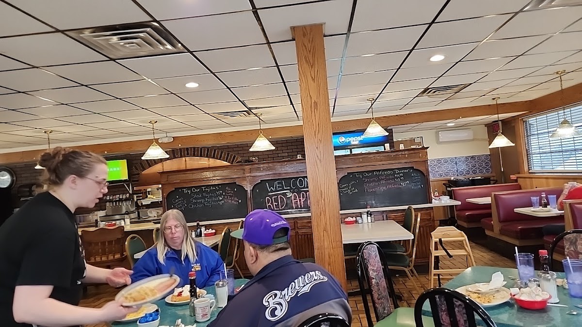 Red Apple Restaurant Portage - Photo 5