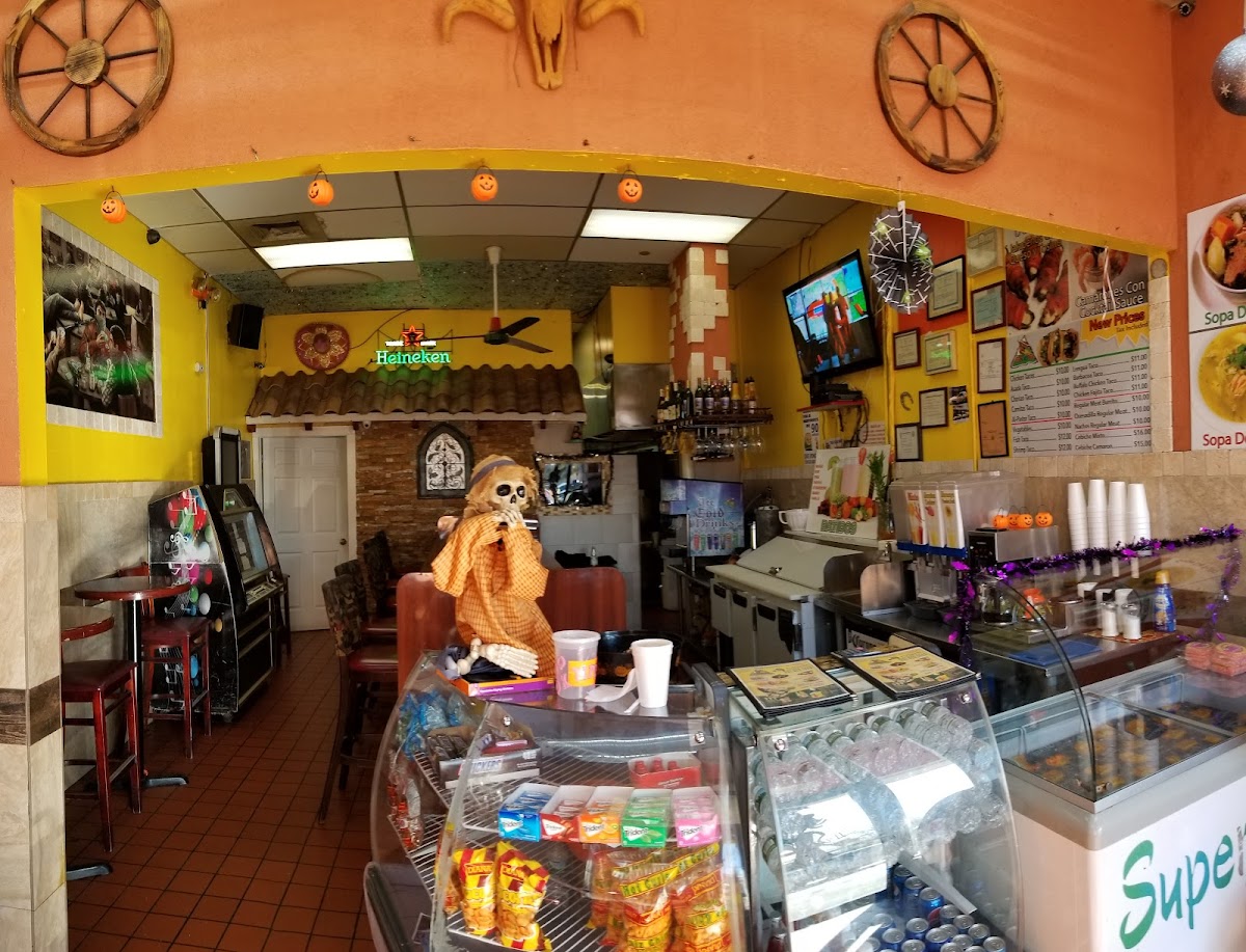 Super Taco Brentwood - Photo 4