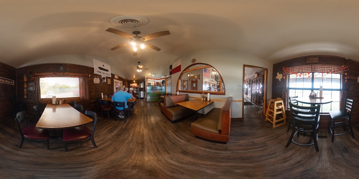 Log Cabin Cafe Kempner - Photo 8