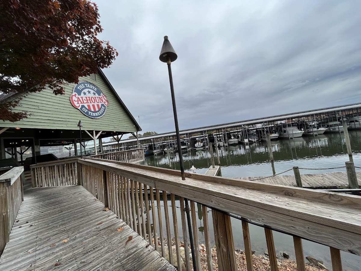 Calhoun's Lenoir City - Photo 5