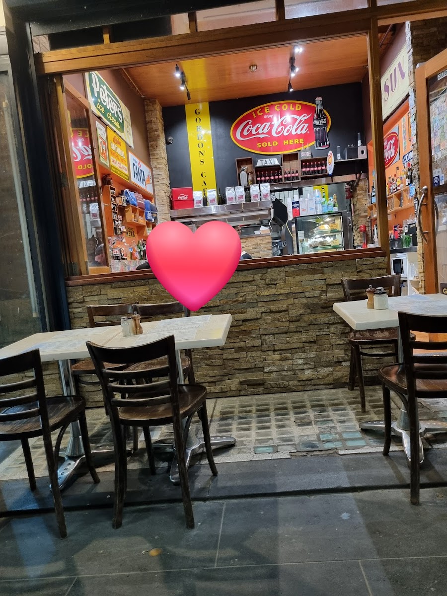 Gordon's Cafe & Bar - Photo 9