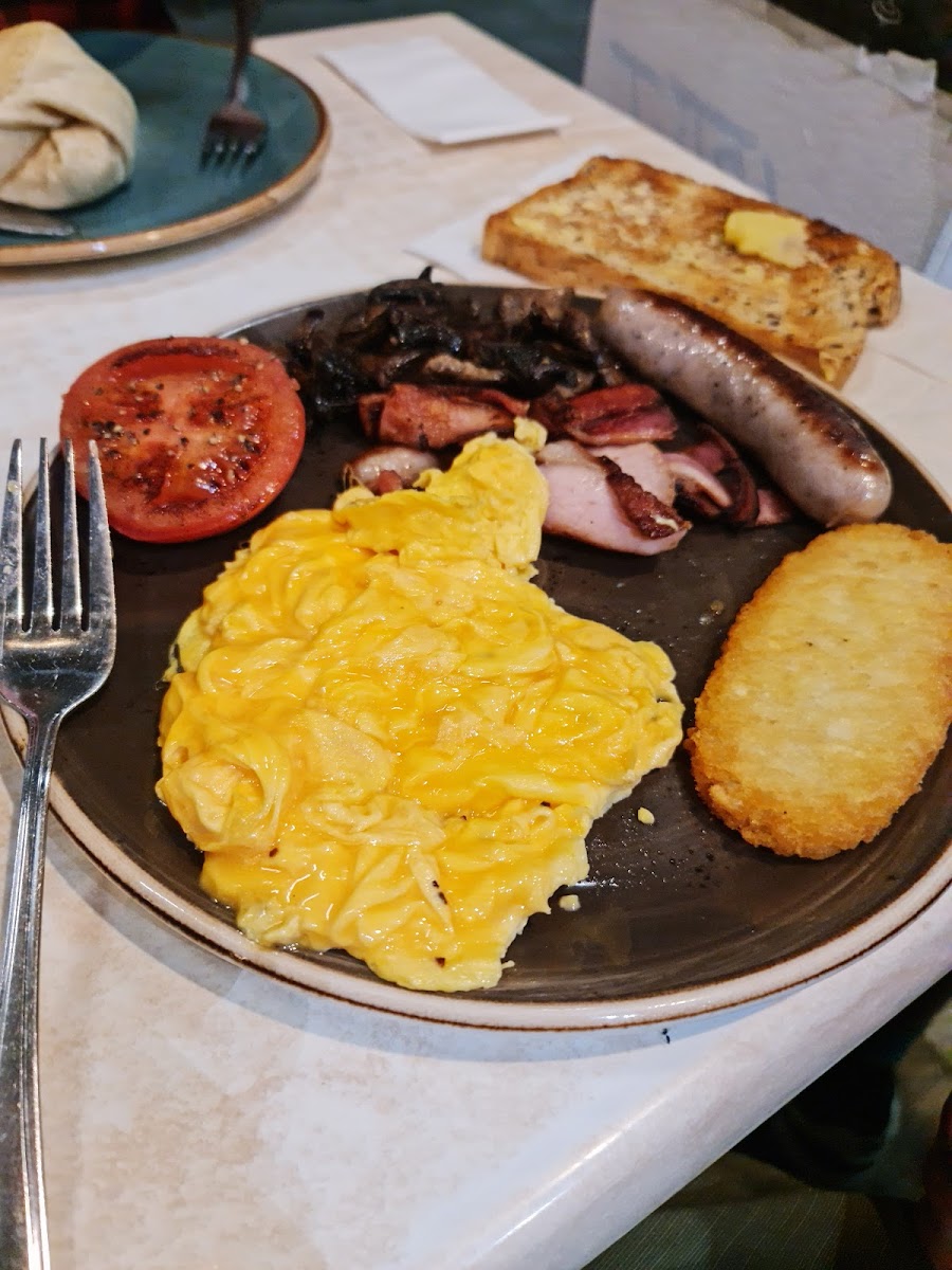Gordon's Cafe & Bar - Photo 3