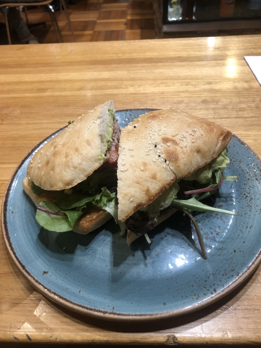 Gordon's Cafe & Bar - Photo 8