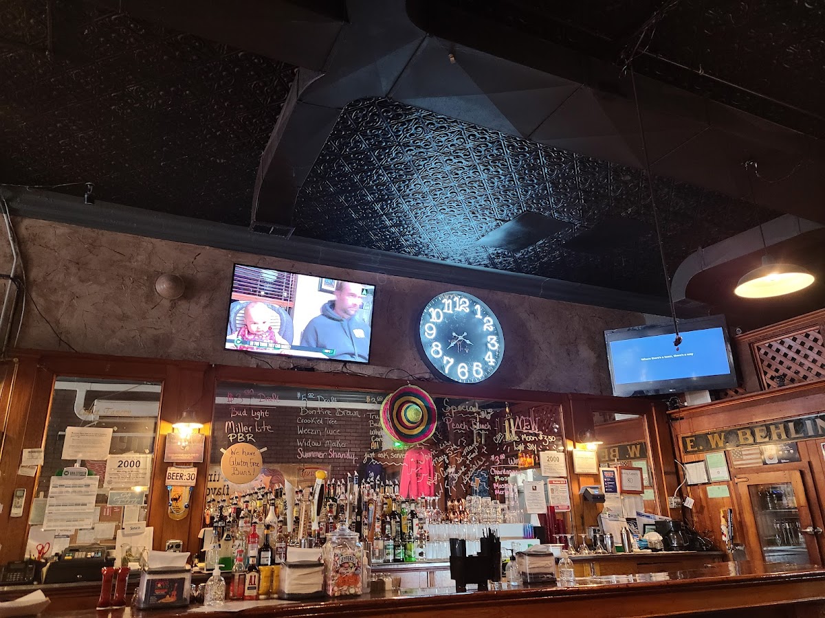 Cadet Tavern - Photo 9