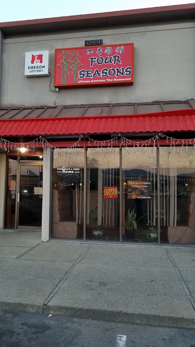 Four Seasons Restaurant Grants Pass - Photo 2
