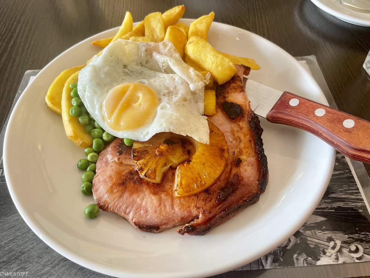 Howards Cafe Lowestoft NR33 0DR - Photo 1