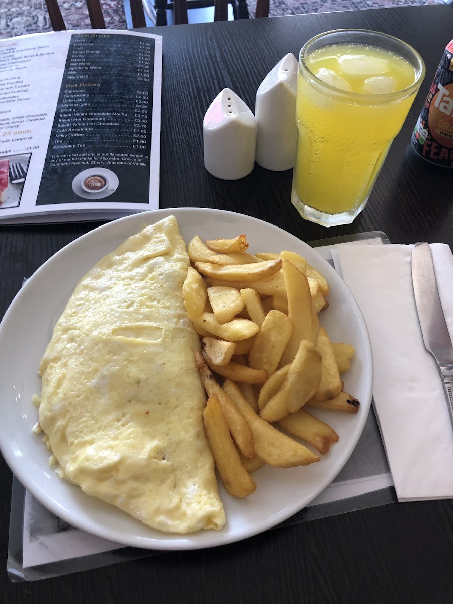 Howards Cafe Lowestoft NR33 0DR - Photo 3