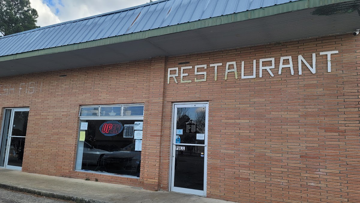 Sue's Grill - Photo 3
