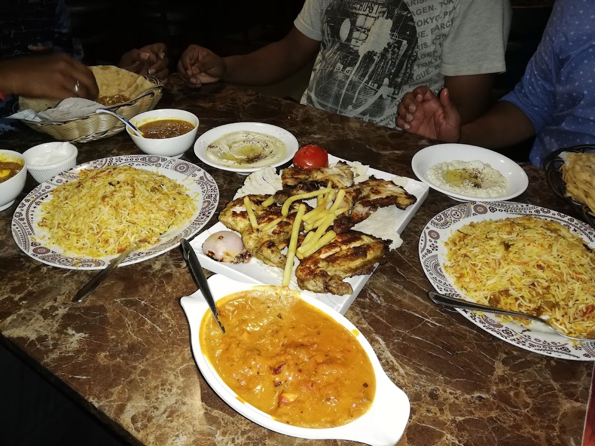 SAFARI Restaurant & Cafeteria - Photo 5
