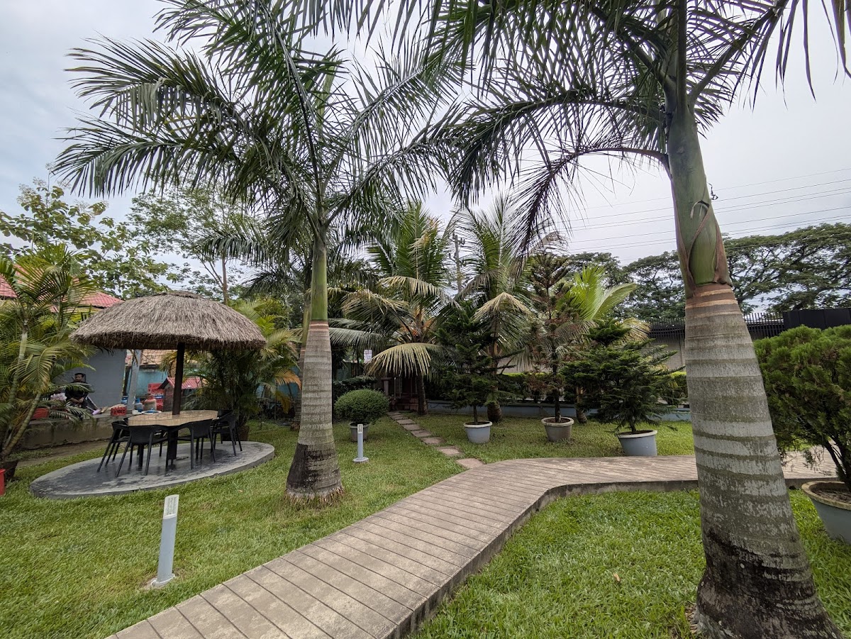 Inayah's Cafe & Restaurant - Photo 3