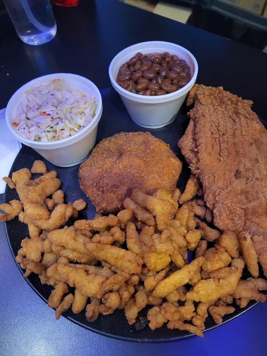 Southern Flair Pub House - Photo 1