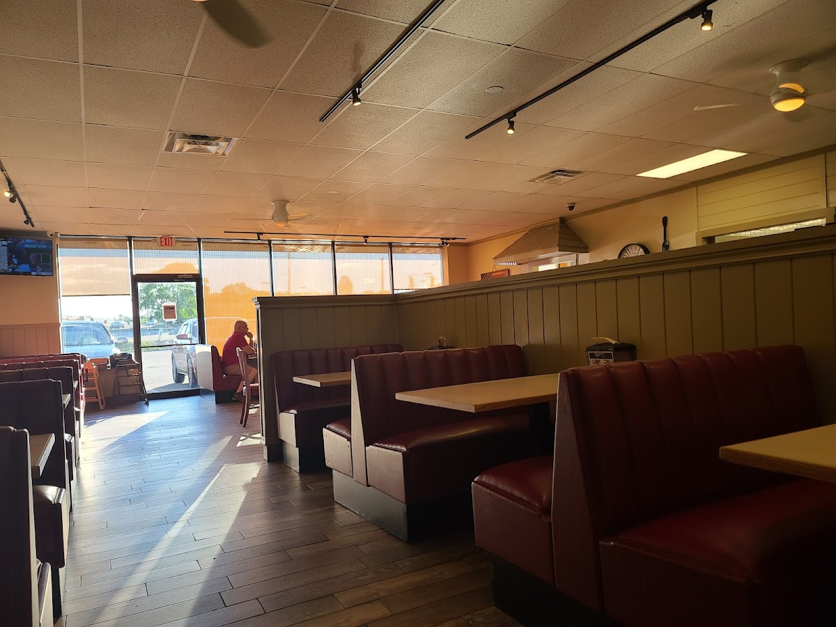 George's Pizza Auburn - Photo 5