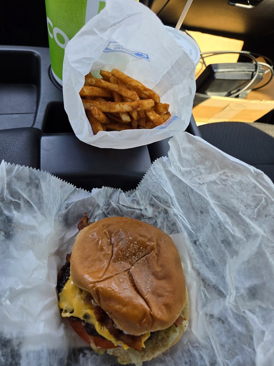Burger Shack Summerville - Photo 1