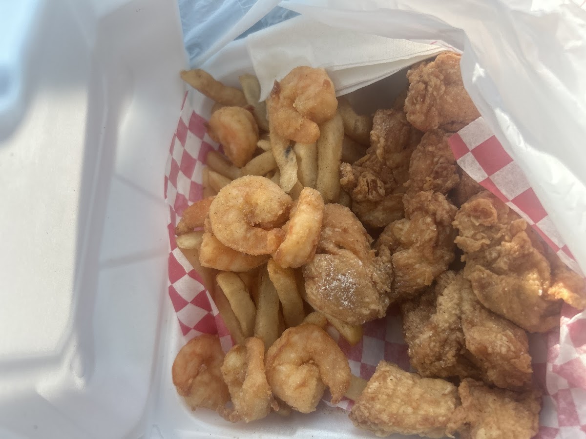 Shark’s Fish & Chicken North Little Rock - Photo 2