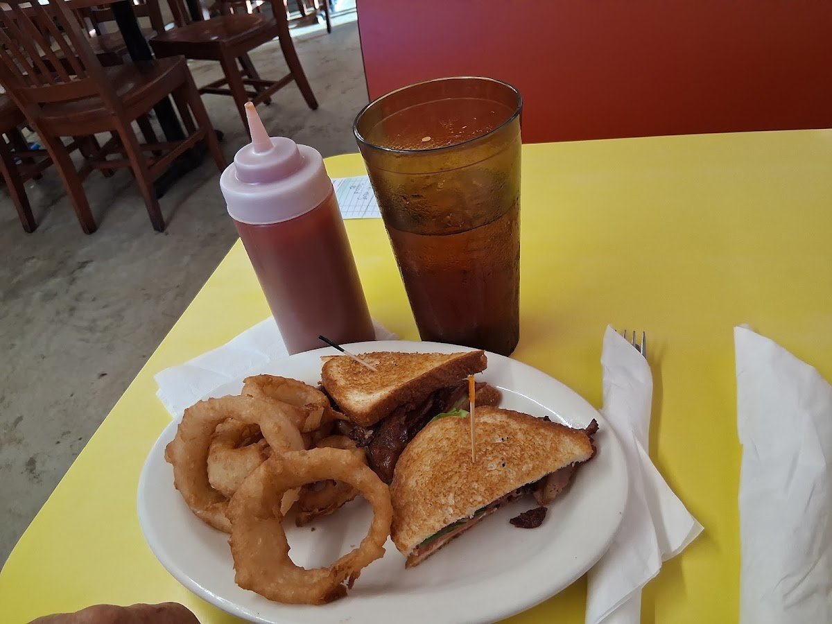 Red's Restaurant Fordyce - Photo 1