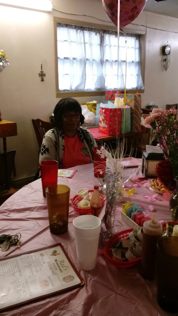 Red's Restaurant Fordyce - Photo 4