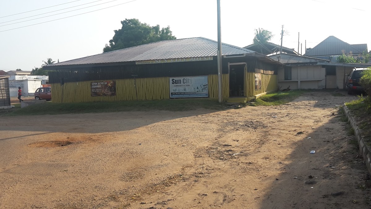 Sun City Joint Restaurant, TEMA - Photo 4