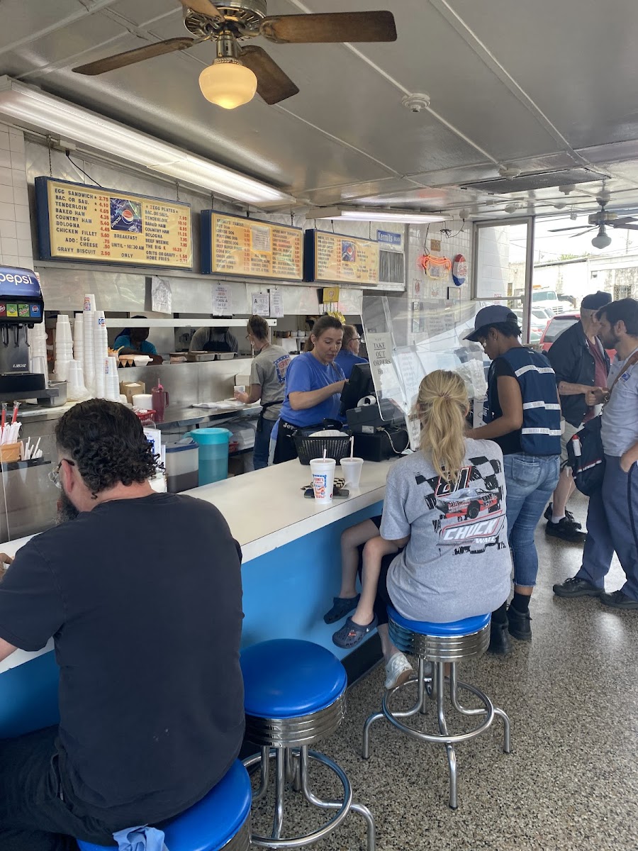 Kermit's Hot Dog House - Photo 4
