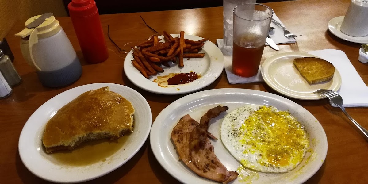 American Table Family Restaurant - Photo 1