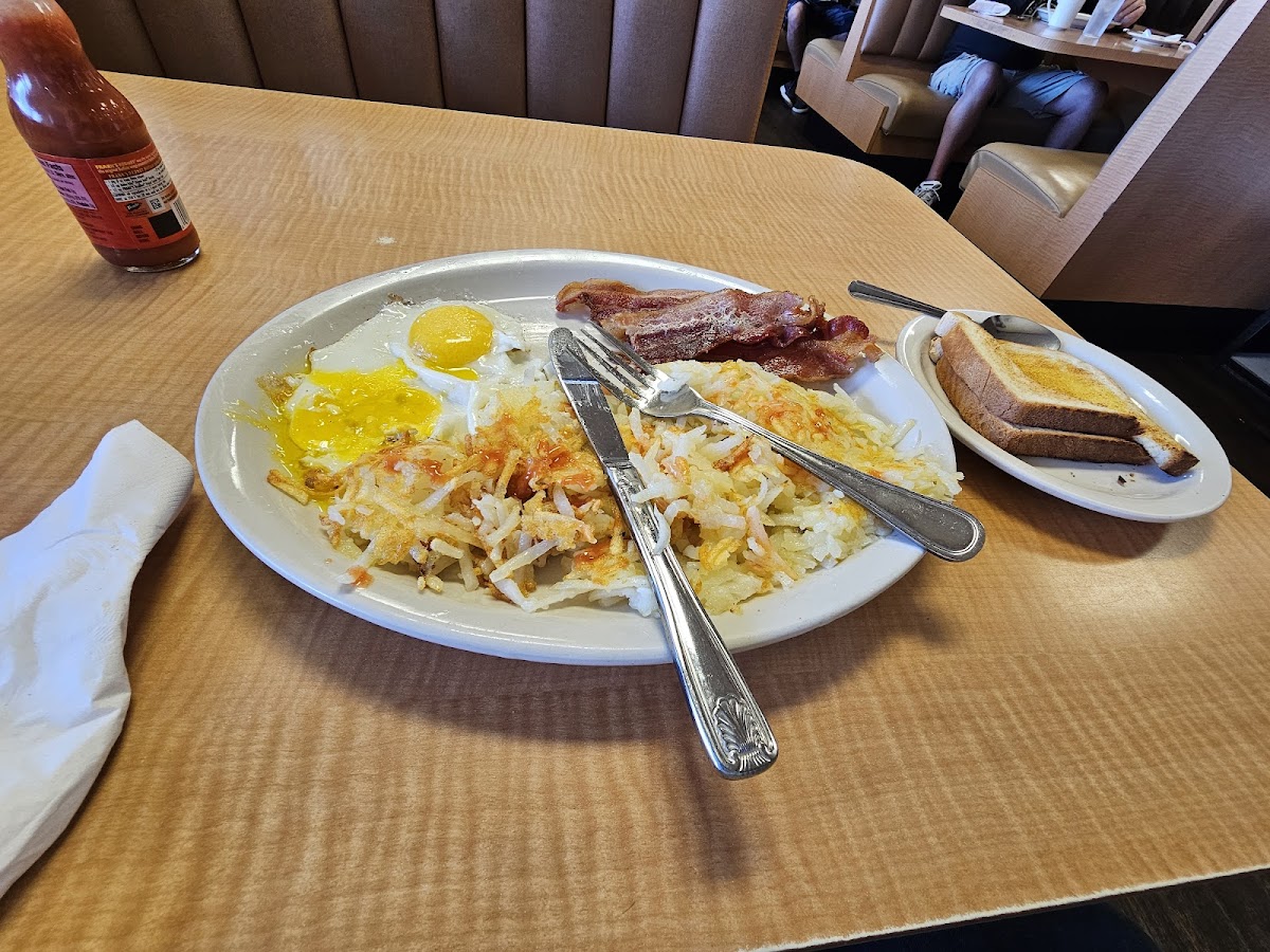 American Table Family Restaurant - Photo 3