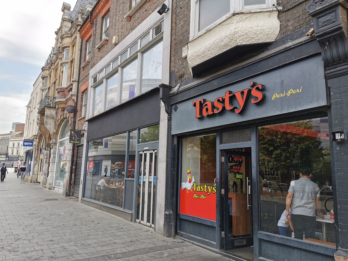 Tasty's - Peri Peri Chicken - Photo 6