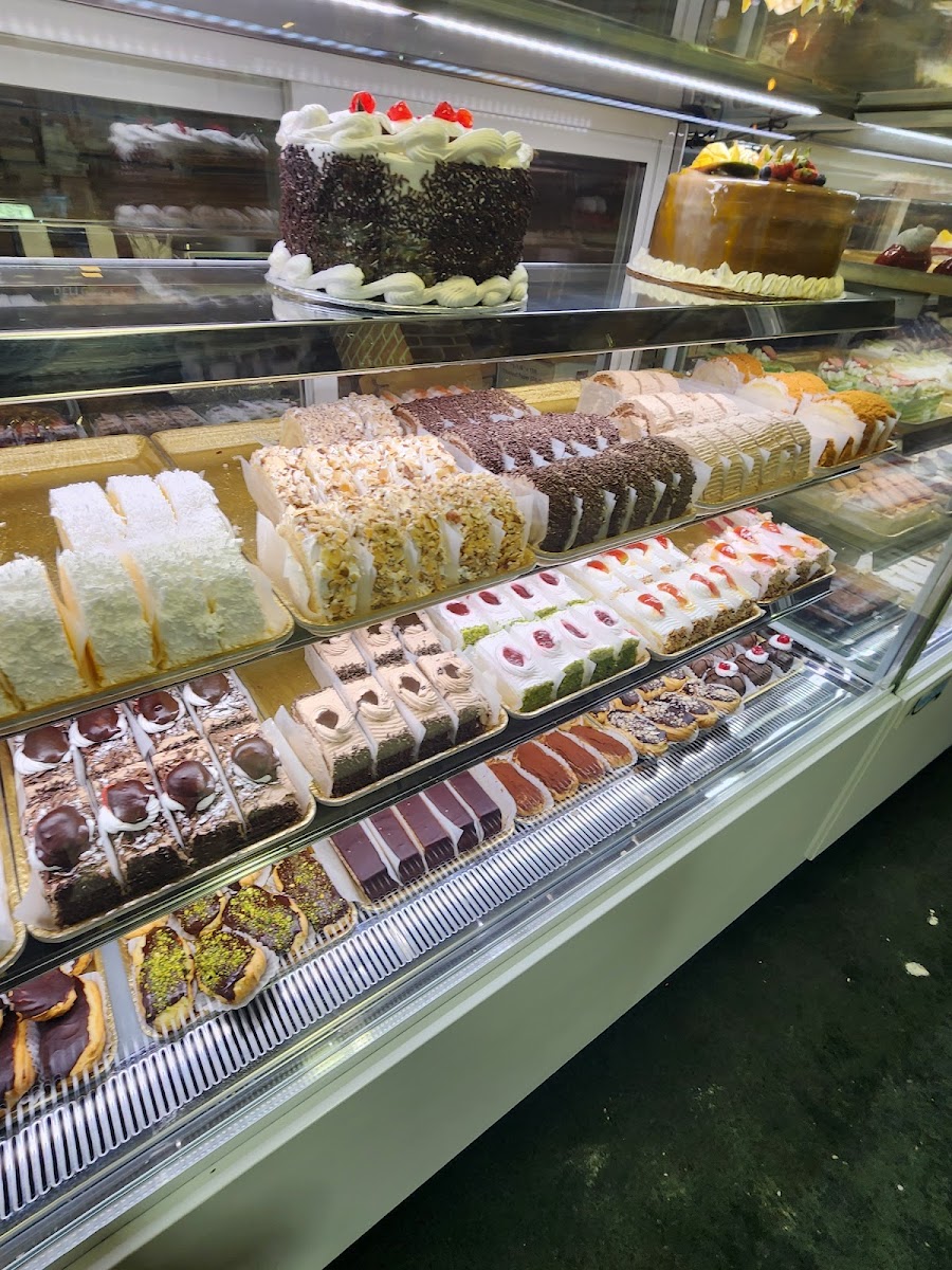 Yasmeen Bakery Windsor - Photo 2