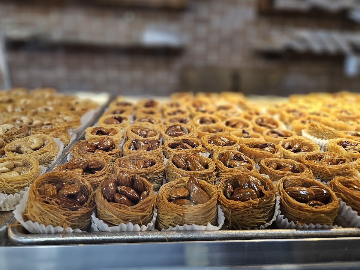 Yasmeen Bakery Windsor - Photo 4