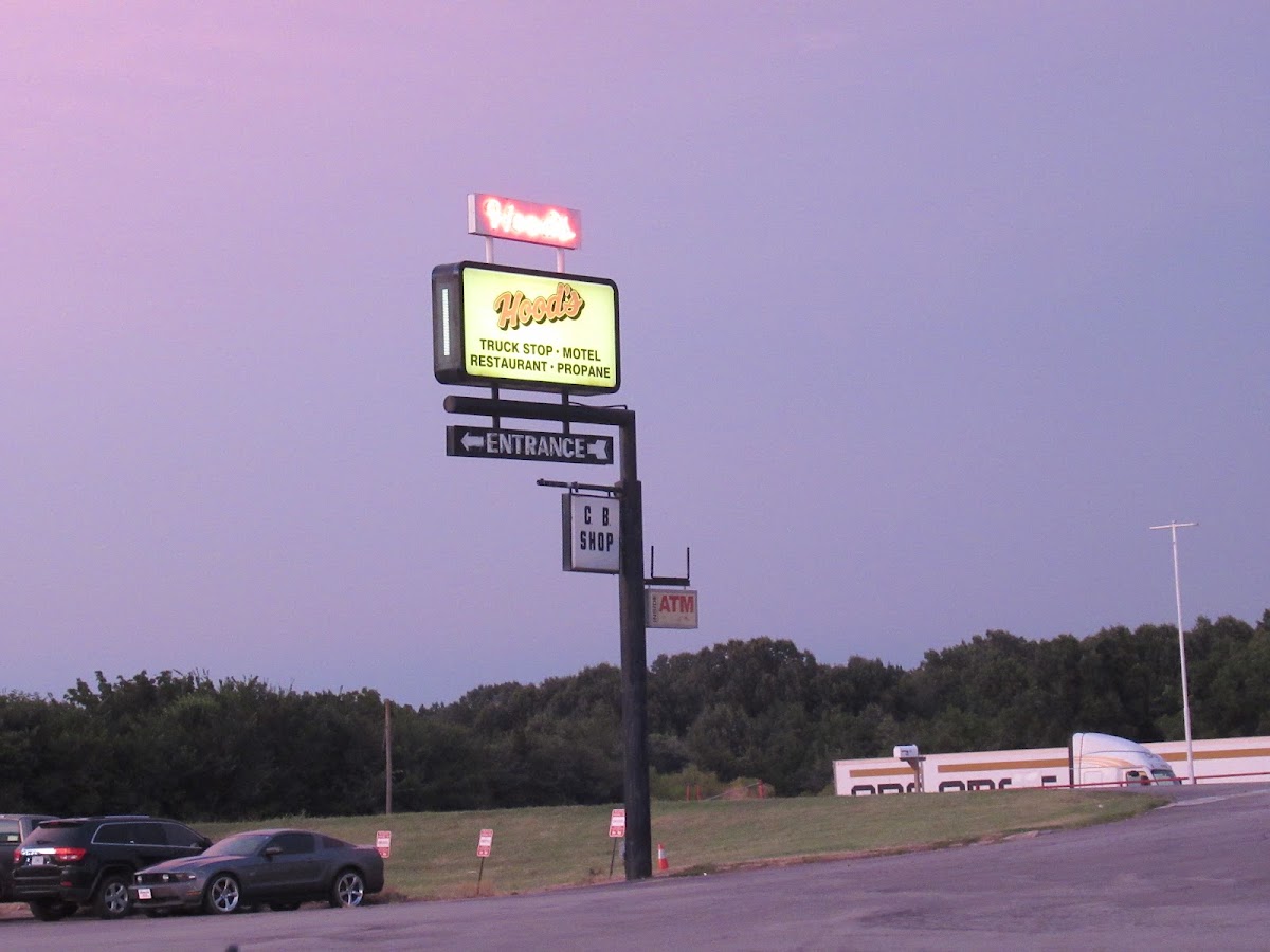 Hoods Family Restaurant - Photo 6