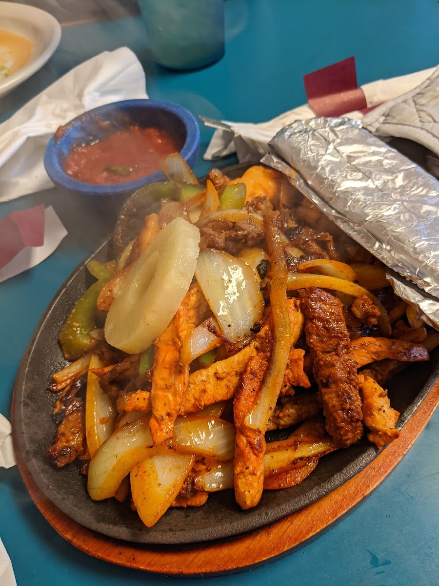 Los Compas Mexican Restaurant - Photo 2