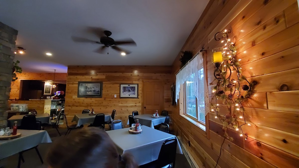 Wolff's River Inn - Photo 6