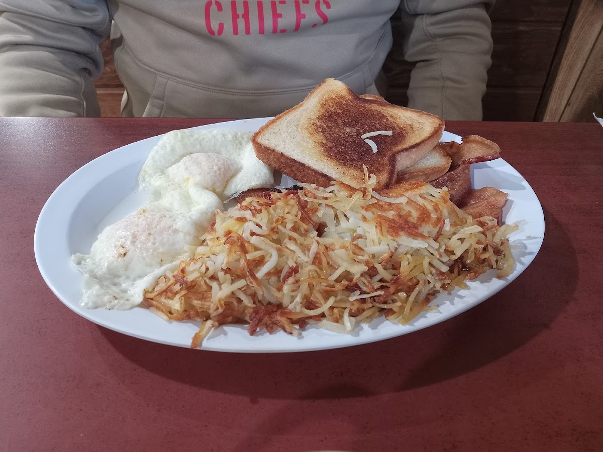 Howell's Western Cafe - Photo 7