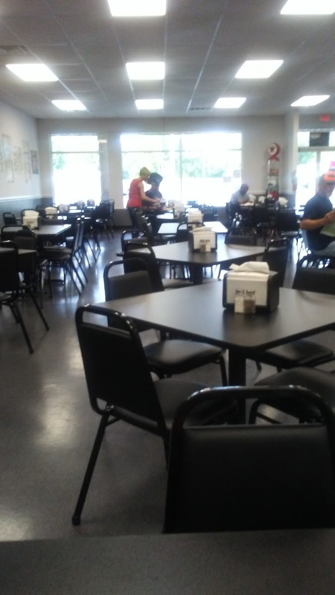 B&R Restaurant - Photo 3