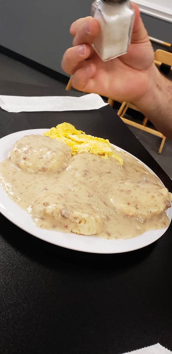 B&R Restaurant - Photo 4