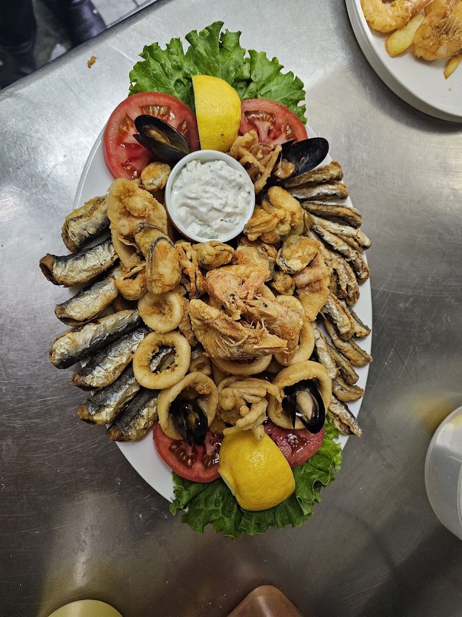 Restaurant Nikolas Grill - Photo 3