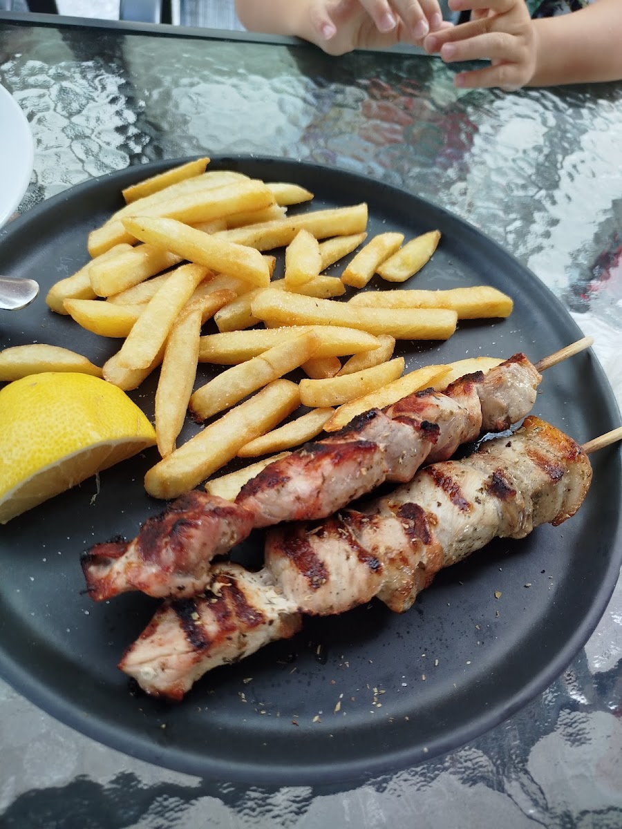 Restaurant Nikolas Grill - Photo 4