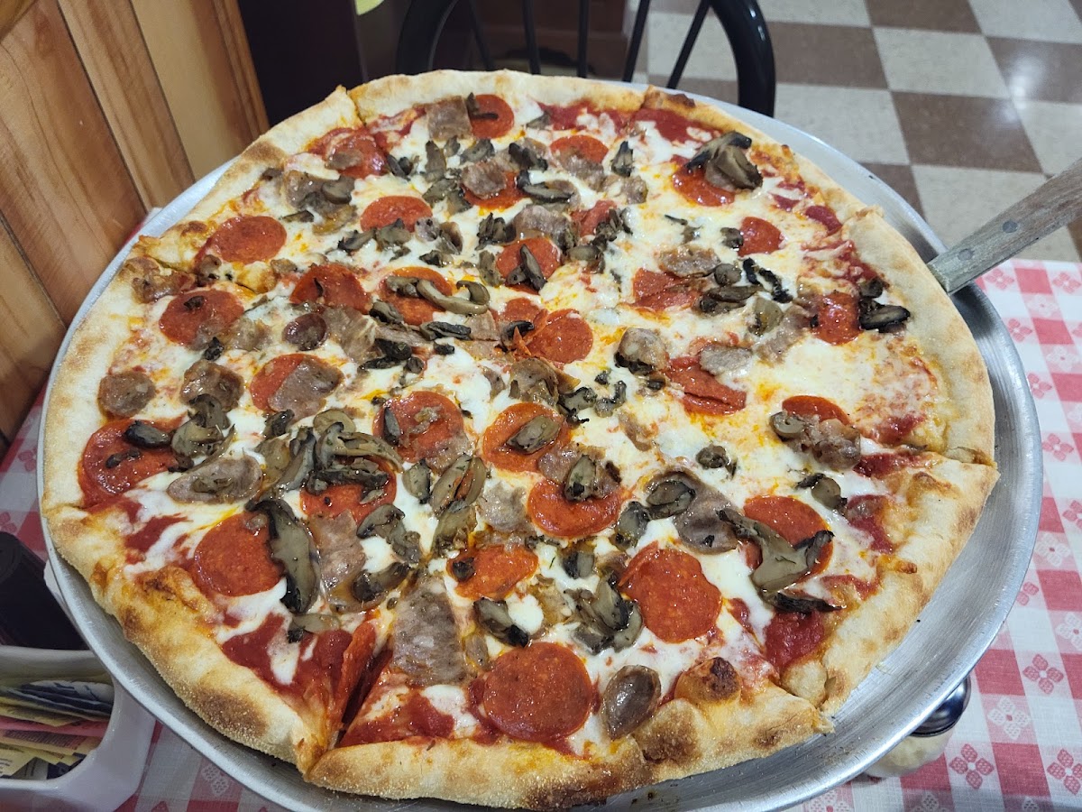 Tuscany's Pizzeria - Photo 1