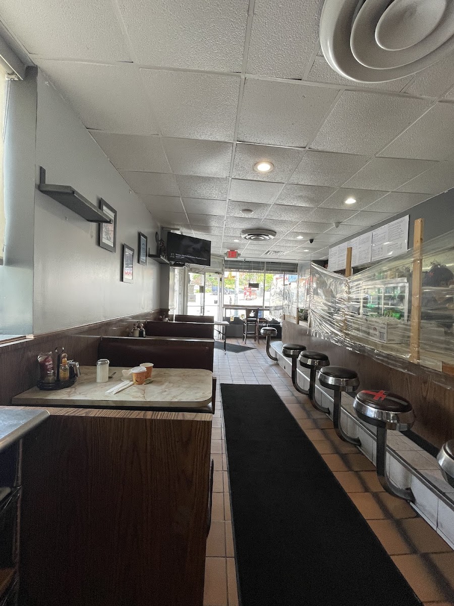 Richie's Place - Photo 2